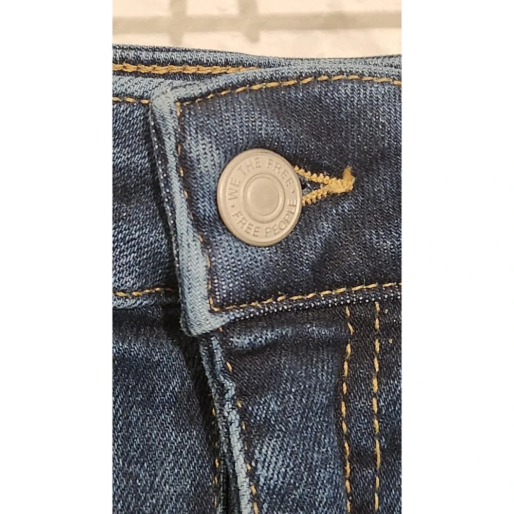 We The Free size‎ 29 raw hem jeans - Picture 4 of 6